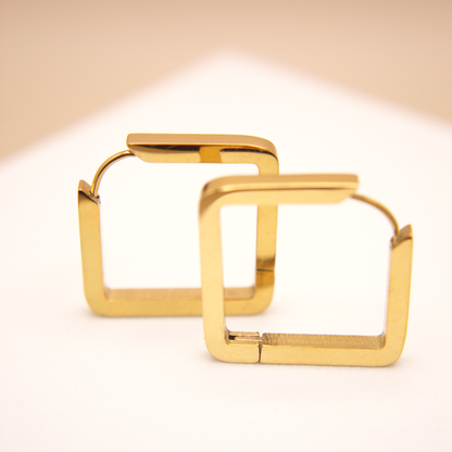 Kaia Hoops