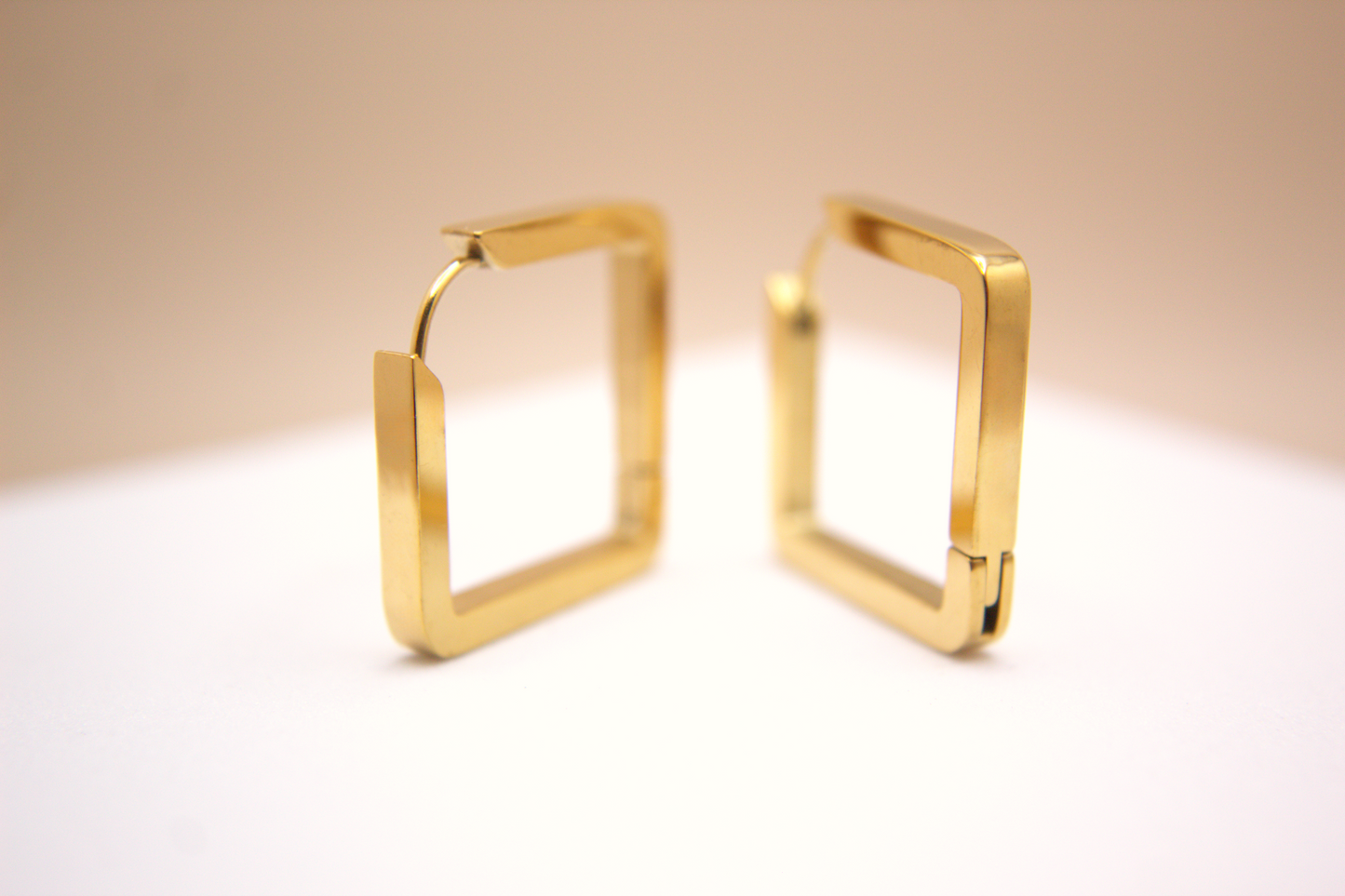 Kaia Hoops