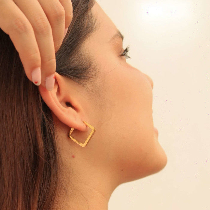 Kaia Hoops