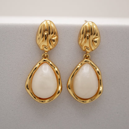 Golden drop Stud