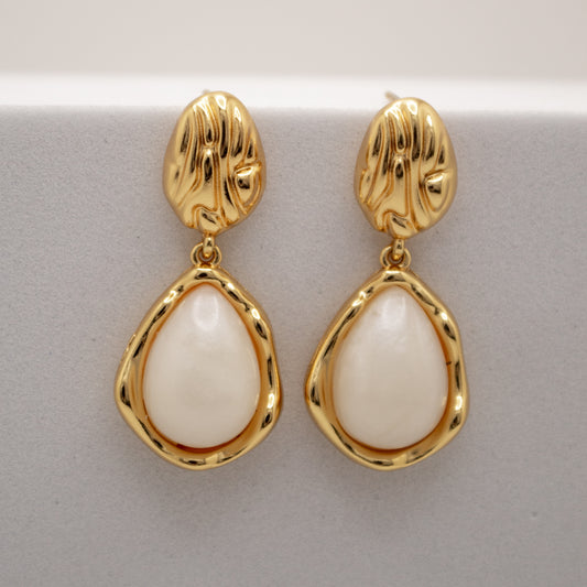 Golden drop Stud