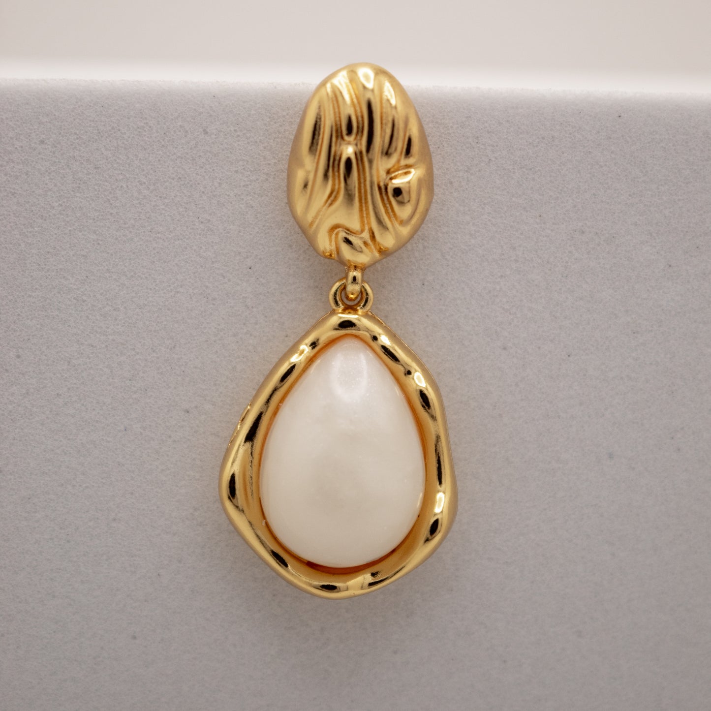 Golden drop Stud