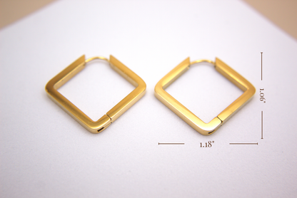Kaia Hoops