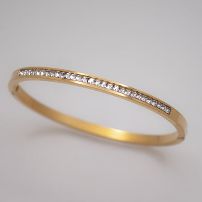 Aura Spark golden bracelet