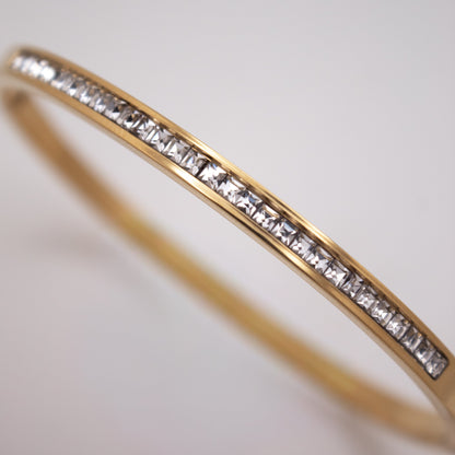 Aura Spark golden bracelet